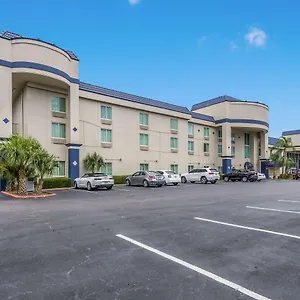 Clarion Inn&suites Hotel
